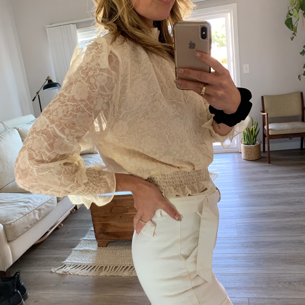 LACE BLOUSE - Picture 2 of 7